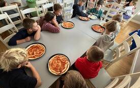 klasy III w ZZO i warsztaty w Pizzerii Bazylia 3.jpeg