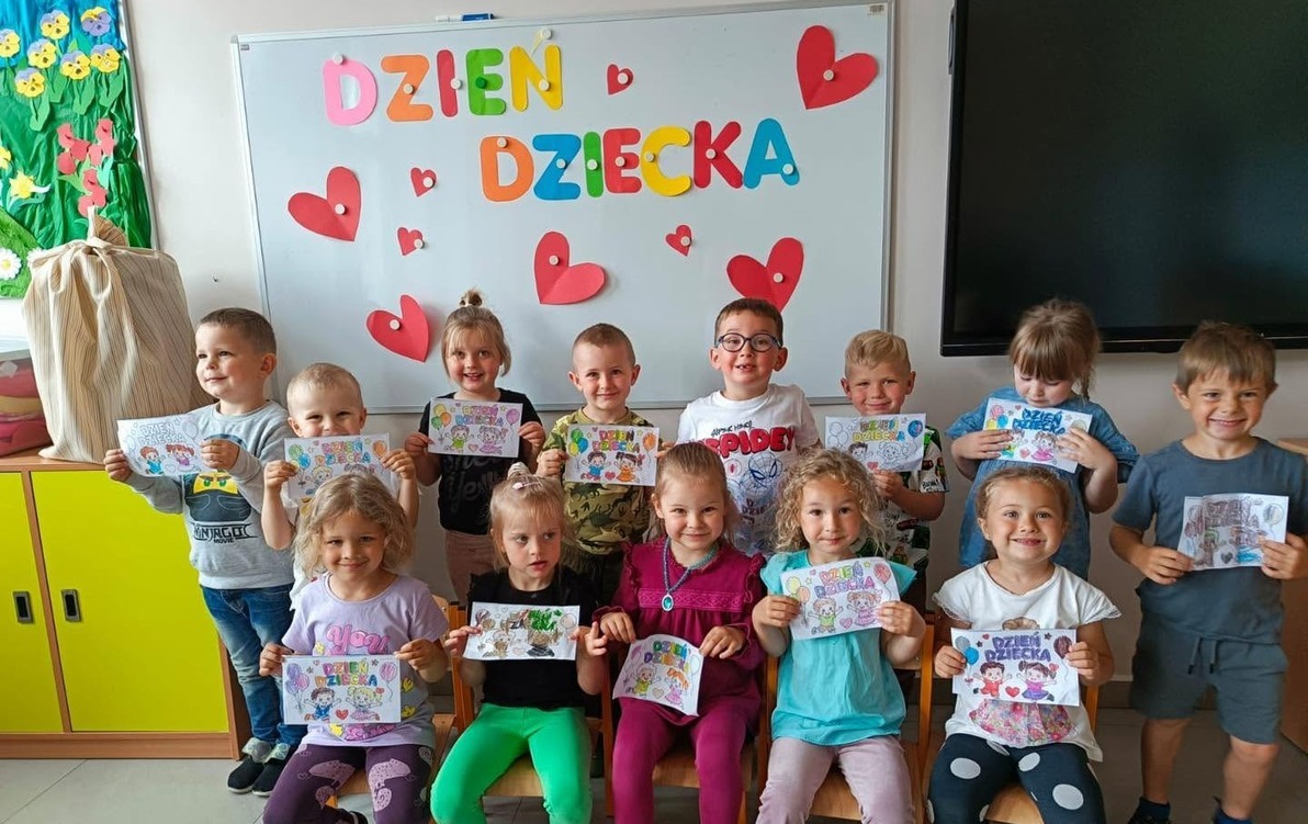 grupa dzieci z oddziału przedszkolnego