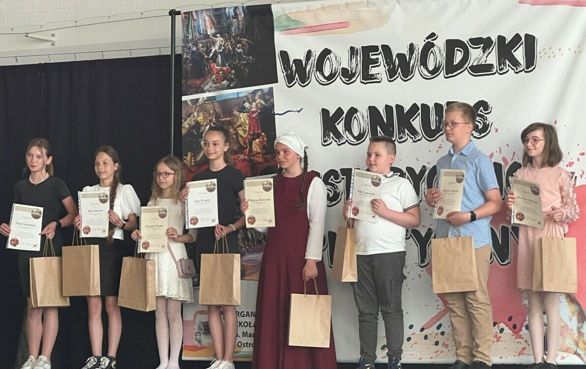 Zdjęcie do Pierwsza edycja Wojew&oacute;dzkiego Konkursu Plastyczno- Historycznego &bdquo;Historia epokami malowana&rdquo;.