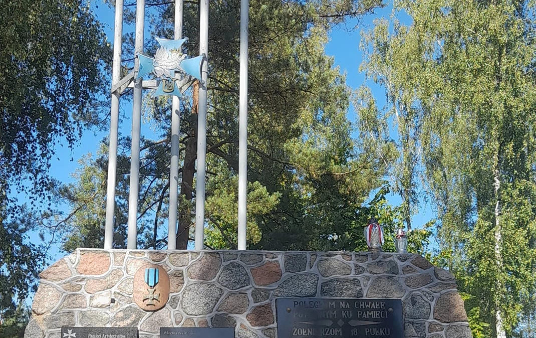 Zdjęcie do Uroczystości patriotyczno-religijne przy pomniku w Krojantach
