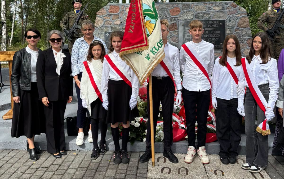 Zdjęcie do Uroczystości przy pomniku 18. Pułku Ułan&oacute;w Pomorskich